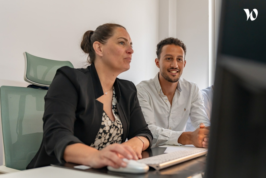 LINK CONSULTING 2000 04 min